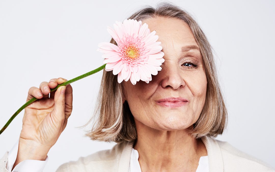 CALCIO: la importancia de proteger tus huesos durante la menopausia.
